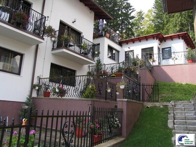 Pensiune cu  21 camere, amplasament special -Sinaia - Imagine principală