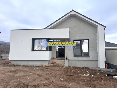 Casa noua frumoasa pe parter 120 mp utili, pivnita finisata la cheie - Imagine principală