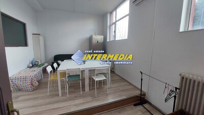 Spatiu comercial - briouri de inchiriat zona Ampoi 3 - Imagine principală
