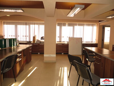 Spatiu de Birouri centru finisat modern  - Imagine principală