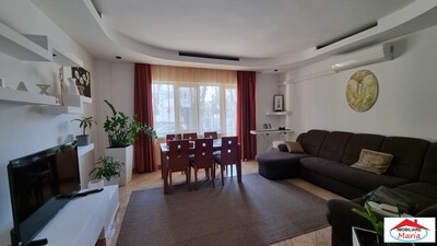Apartament 3 camere zona centrala cu garaj 125000 - Imagine principală