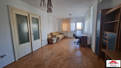 Apartament 3 camere Centru etaj 3 cu lift - Imagine principală