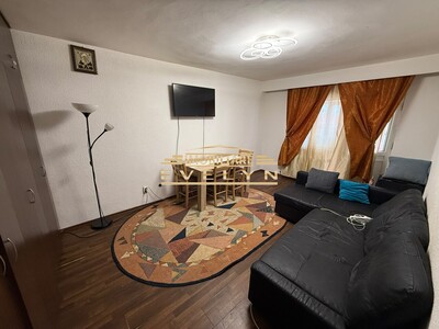 Apartament 3 camere de vânzare – Piața Mare - Imagine principală