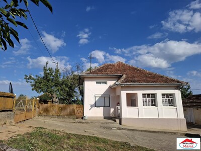 Casa cu teren si gospodarie in Cuta- Socond 29000 Euro - Imagine principală