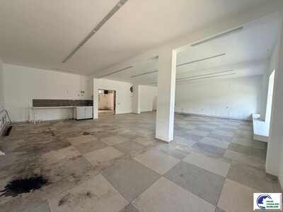 Spatiu comercial pentru inchiriere in Busteni - Imagine principală